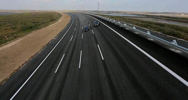 中汽中心鹽城汽車試驗場測試技術交流會 推動鹽城汽車產(chǎn)業(yè)高質量發(fā)展