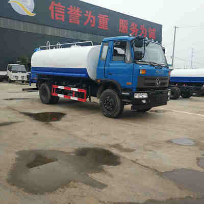 灑水車與吸糞車 多利卡、解放及凱馬車型的性能與應用